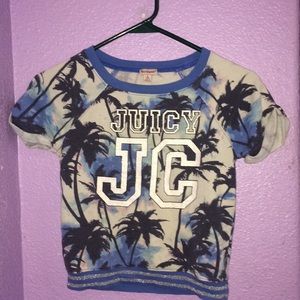 im selling a cute shirt anyone can rock